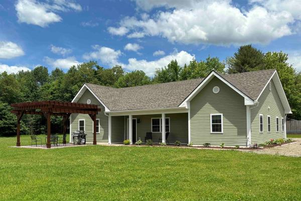 Single Family in Hyde Park VT