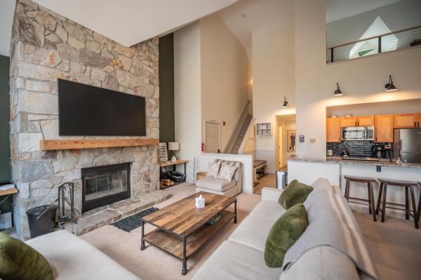 8J Sportscenter Village Way