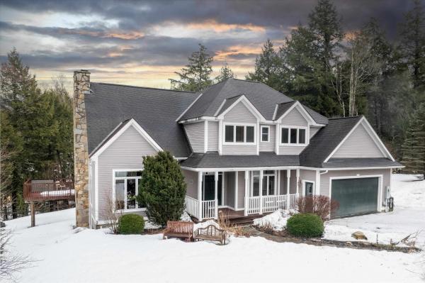 4 Garden Loop Road