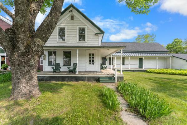 5285 Main Street