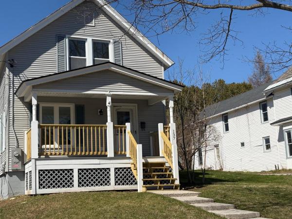 137 Oak Street