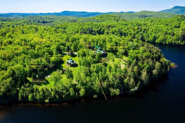 Single Family in Hyde Park VT