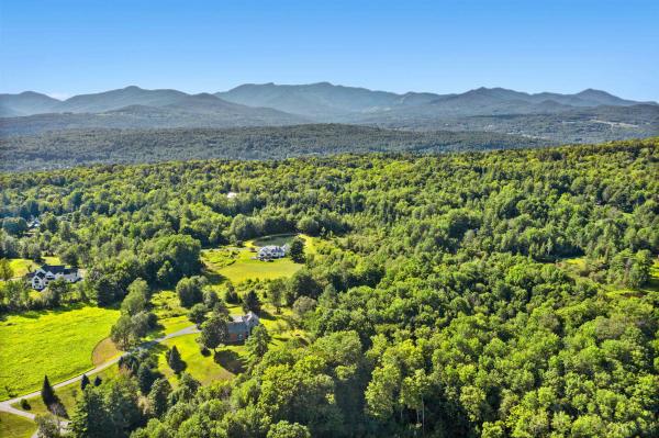 Single Family in Stowe VT