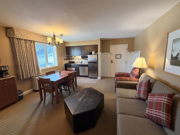 102, Qtr 4 Grand Summit Way