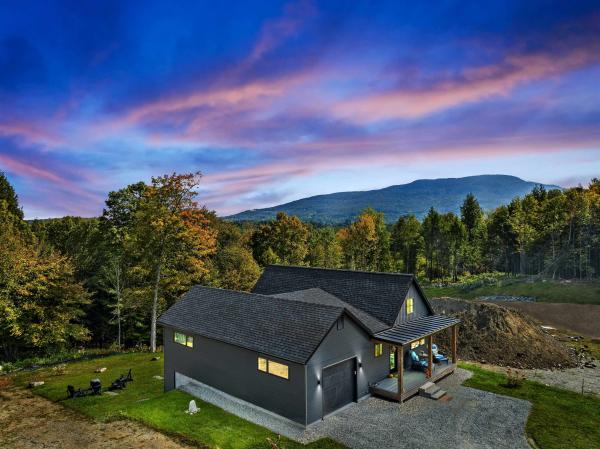 Single Family in Morristown VT