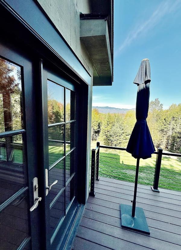 389 upper pinnacle Road