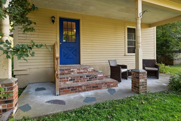 107 Munn Terrace