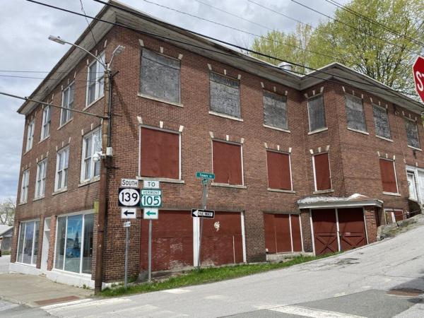 32 River Street