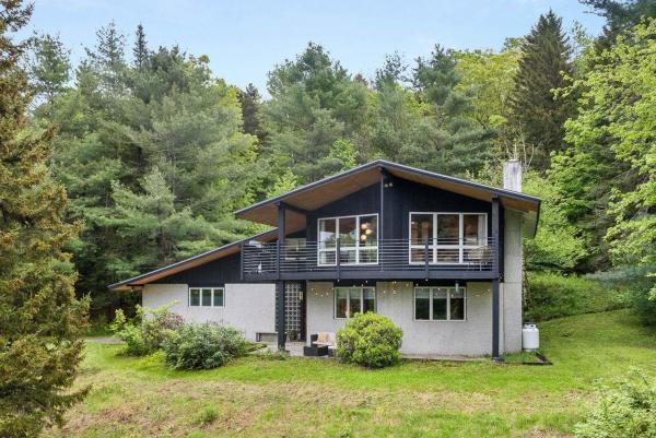 22 Hillside Drive