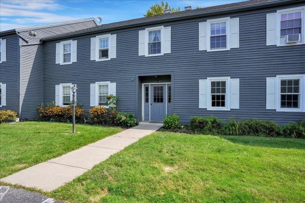 101 Twin Oaks Terrace