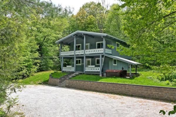 208 Tanglewood Drive
