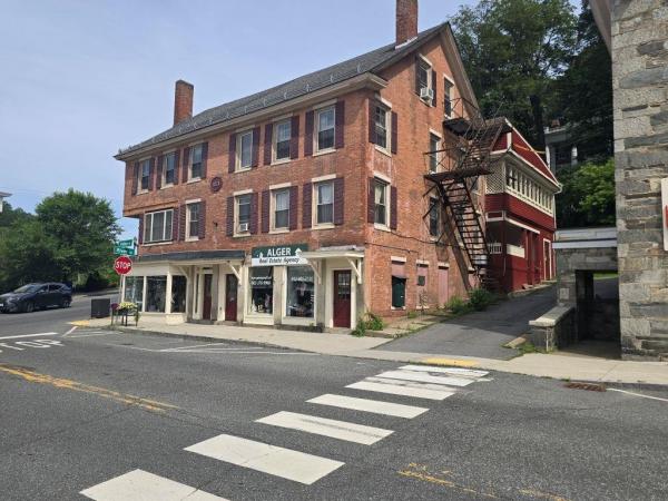 2 Valley Street