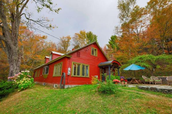 1312 Macintosh Hill Road