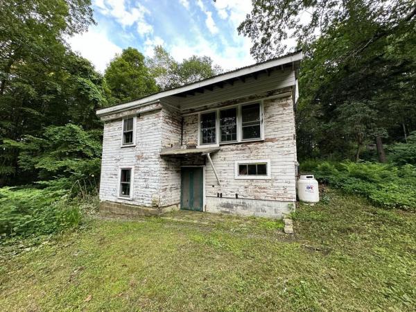 84 Signal Pine Road