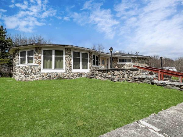 92 Hog Island Road