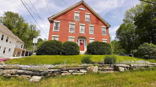 643 Main Street