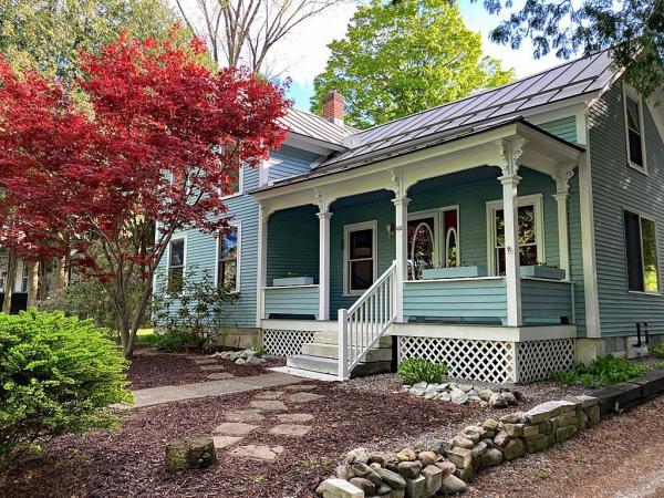 482 Clarendon Avenue