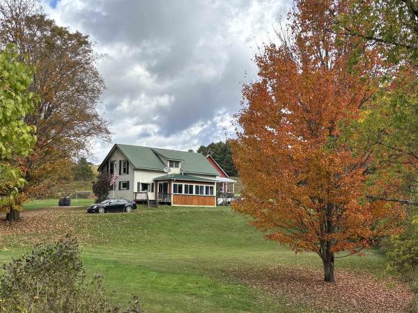 Single Family in Johnson VT