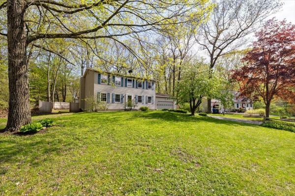 447 Oak Circle