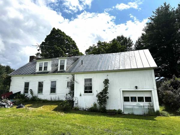 Single Family in Hyde Park VT