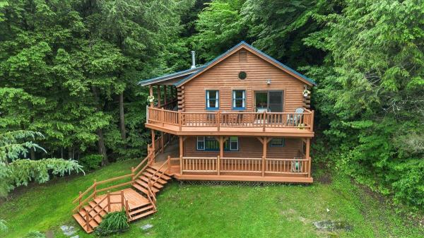 46 Log Cabin Drive