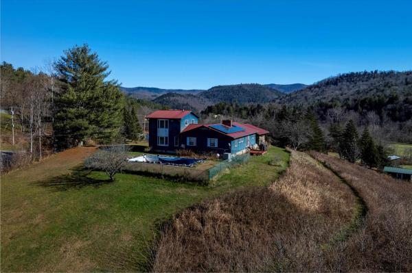 1319 Brandon Mountain Road