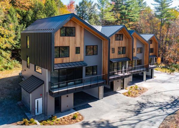 2438 Mountain Road