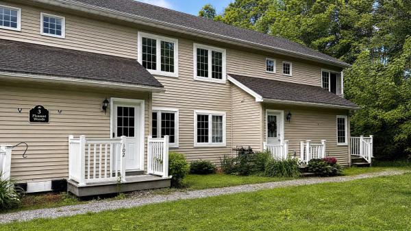 3 Pleasant Woods Road